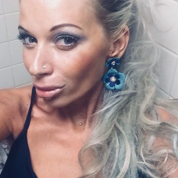 Meet your Posher, Ambrojia - Picture 7 of 7